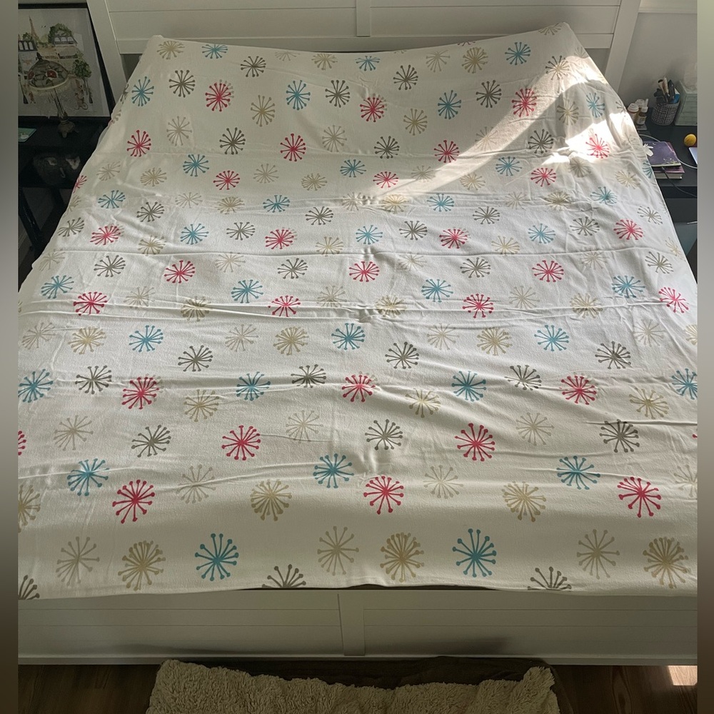 Garnet Hill Queen Multicolor Starburst Bedding